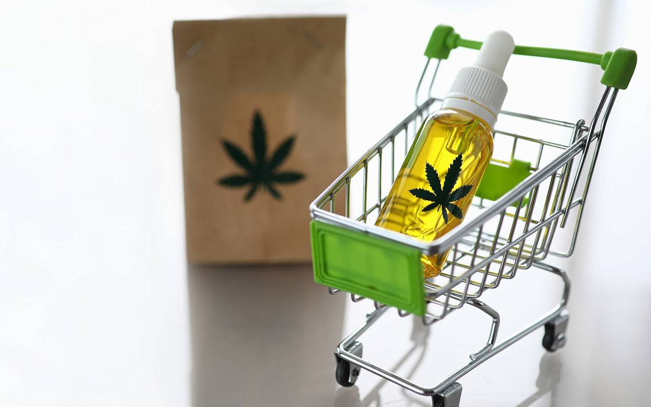 25699736_web1_M-PDN-20210702Buy_weed_locally_near_me