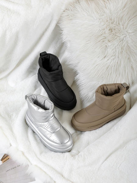 Get ready to embrace the chill with some of our most loved winter styles! Here are the must-have boots for the season that you don’t want to miss!