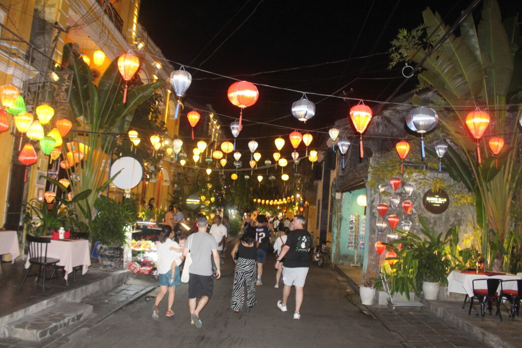 Best Reasons to Travel to Asia 10 Hoi An Colorful light Market at evening