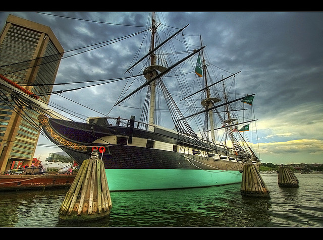 United: San Francisco – Baltimore (and vice versa). $ 181 (Basic Economy) / $ 281 (Regular Economy). Roundtrip, including all Taxes