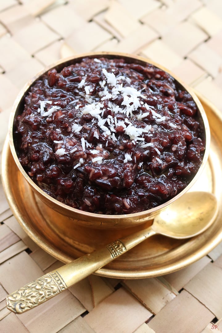 chettinad kavuni arisi sweet served