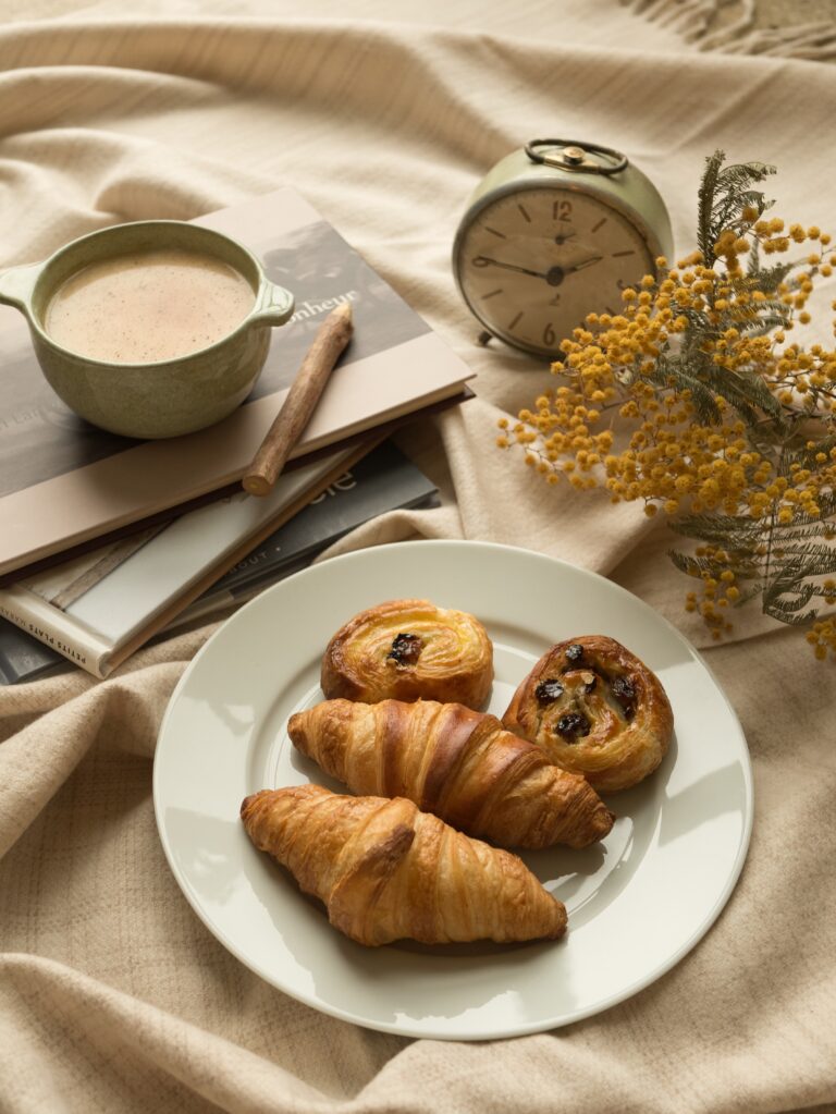 From Croissants to Bacon: A Guide to Coffee Pairing 1 pexels reneereneee 3993720