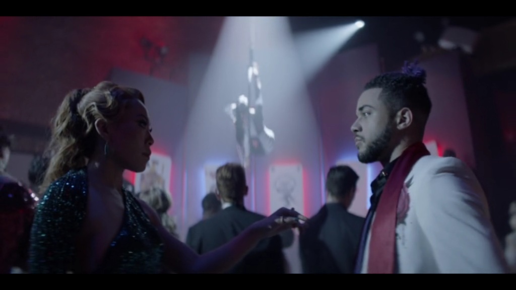 Still of Batwoman featuring multiracial cast.