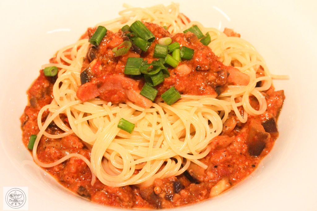 Spaghetti mit Speck-Auberginen Sauce