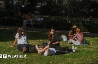 UK weather: mixed weekend with warm sunshine before rain for some on Sunday
