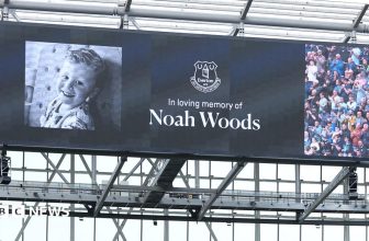 Everton and Ipswich fans and players honour Noah Woods