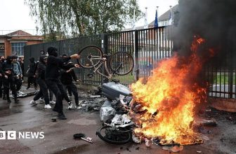 More than 400 detained as France student protests escalate