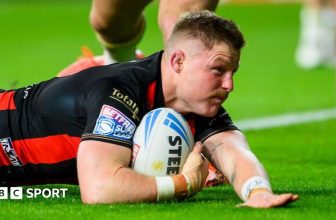 Super League play-off semi-final: Leeds Rhinos 12-14 Warrington Wolves – Wolves reach Grand Final
