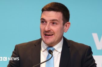 Reform Wales deputy criticises James Evans for leadership claim