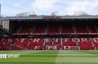 Man Utd selling pieces of Old Trafford pitch for £125 each