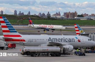 Flights at major US airports delayed after cable cut by construction workers