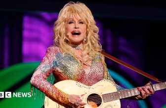 Dolly Parton’s manager accuses nephew who announced her death of threats and intimidation